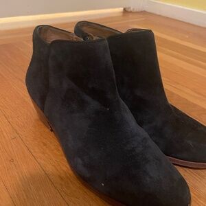 Cute Black Sam Edelman Boots With Brown Heals Perfect Fall Boots Size: 6.5